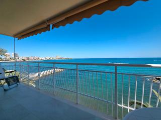 Pis en Carrer sol naixent 16. 1 linea de playa - vistas 180 grados al mar