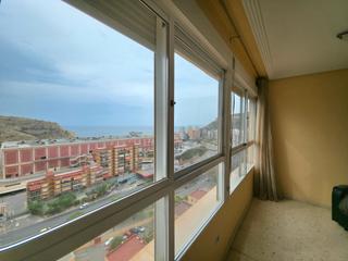 Appartement à Avinguda de dénia 45. Amplio piso con vistas al mar