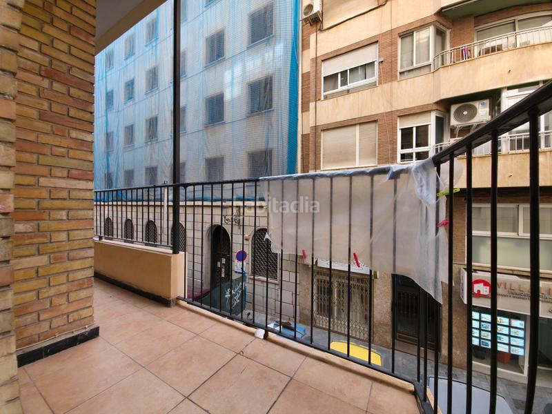 Foto 92ac072f-2d10-46c5-9614-83fd6ca2953a. Piso en carrer navas 16 piso con terraza y patio en Alicante