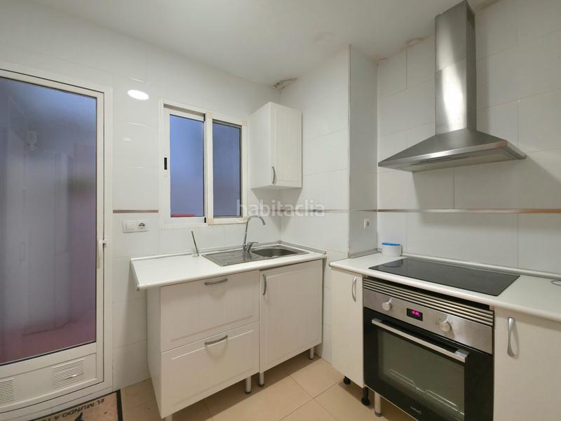 Foto f62be6ad-7d70-416a-b562-155d4b6b4f8a. Piso en carrer navas 16 piso con terraza y patio en Alicante