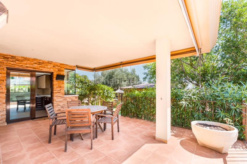 Foto 159a8af1-3694-4900-8983-9063b42718c1. Xalet a avinguda de cova del llop marí 37 a Pueblo Español-Coveta Fumá Campello (el)