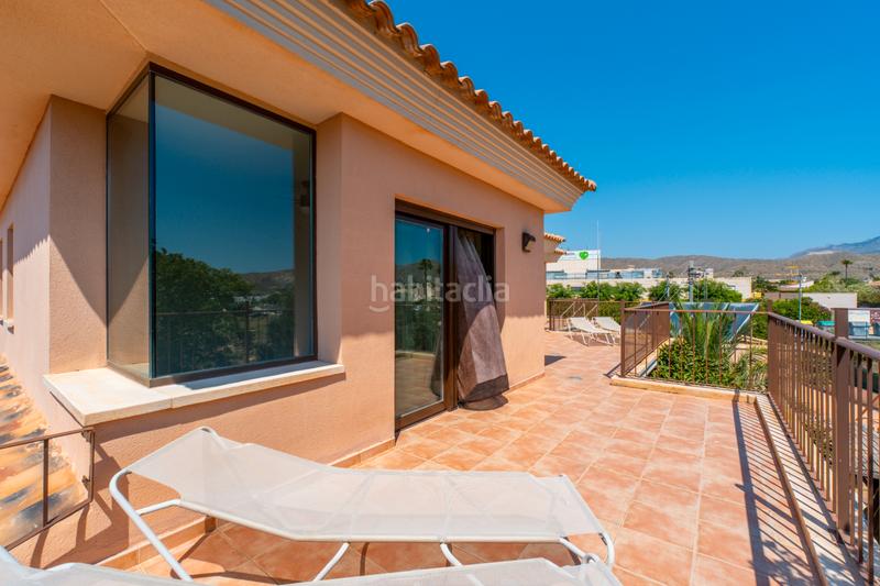 Foto 213c57ef-a447-44a9-8b03-0a55c760b8b2. Xalet a avinguda de cova del llop marí 37 a Pueblo Español-Coveta Fumá Campello (el)