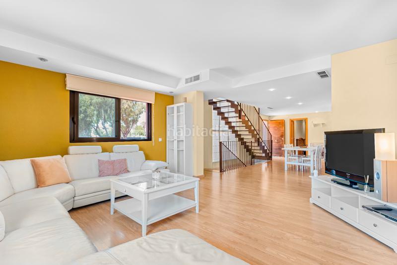 Foto 24adc02a-2837-4b5d-9609-96f78f15a692. Xalet a avinguda de cova del llop marí 37 a Pueblo Español-Coveta Fumá Campello (el)