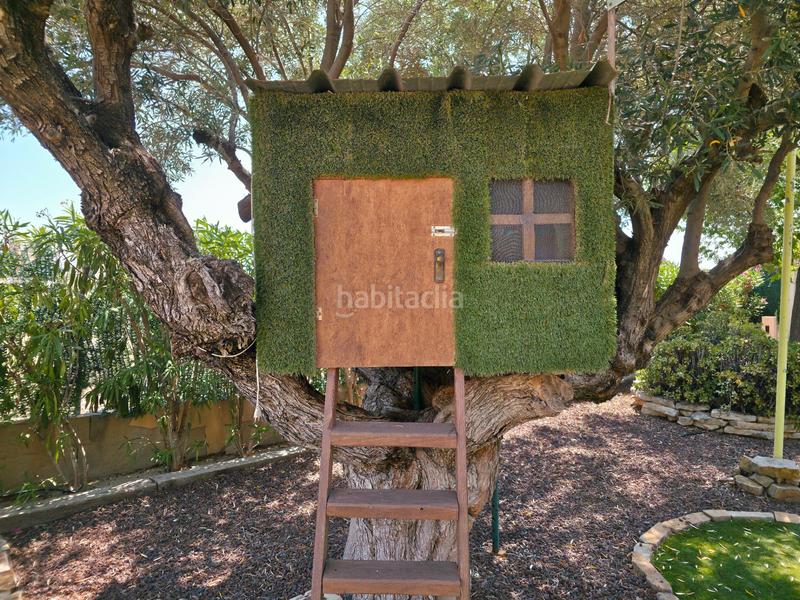 Foto 2b15dc87-feb1-4d21-90ad-747eadb092c1. Xalet a avinguda de cova del llop marí 37 a Pueblo Español-Coveta Fumá Campello (el)