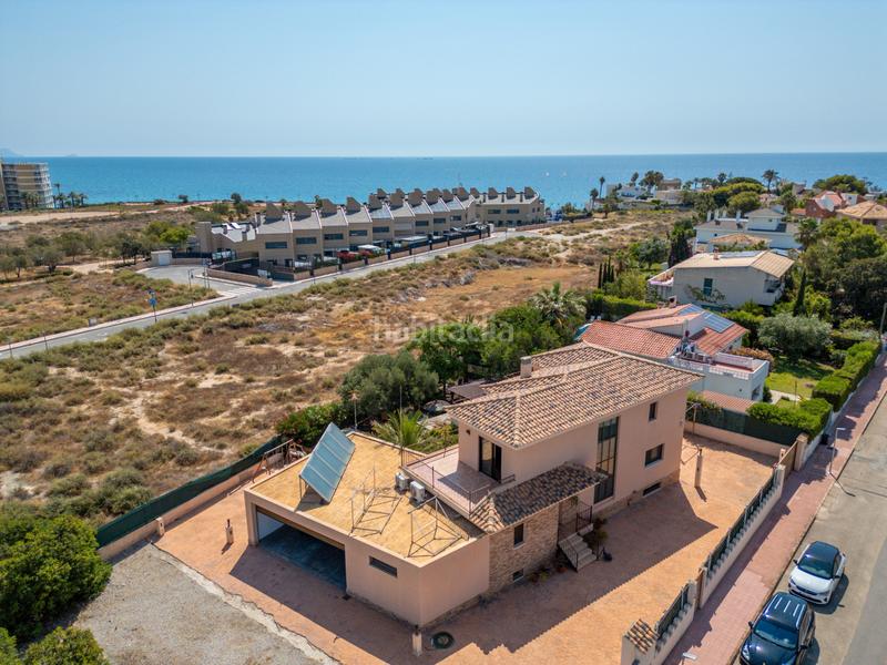 Foto 55cca02f-e851-4cfd-ac4d-6070ec58e8ef. Xalet a avinguda de cova del llop marí 37 a Pueblo Español-Coveta Fumá Campello (el)