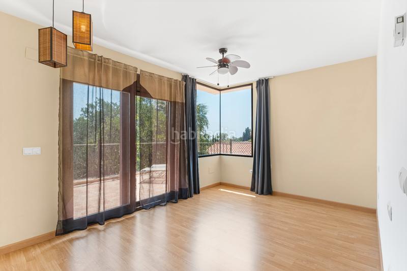 Foto 58a2e208-d1e4-4f67-8a58-87eb7aabffa3. Xalet a avinguda de cova del llop marí 37 a Pueblo Español-Coveta Fumá Campello (el)