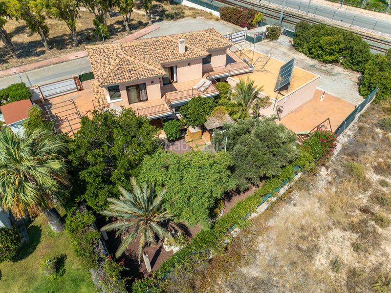 Foto 5ef003b3-dd28-4e42-95b5-bcac313a9321. Xalet a avinguda de cova del llop marí 37 a Pueblo Español-Coveta Fumá Campello (el)