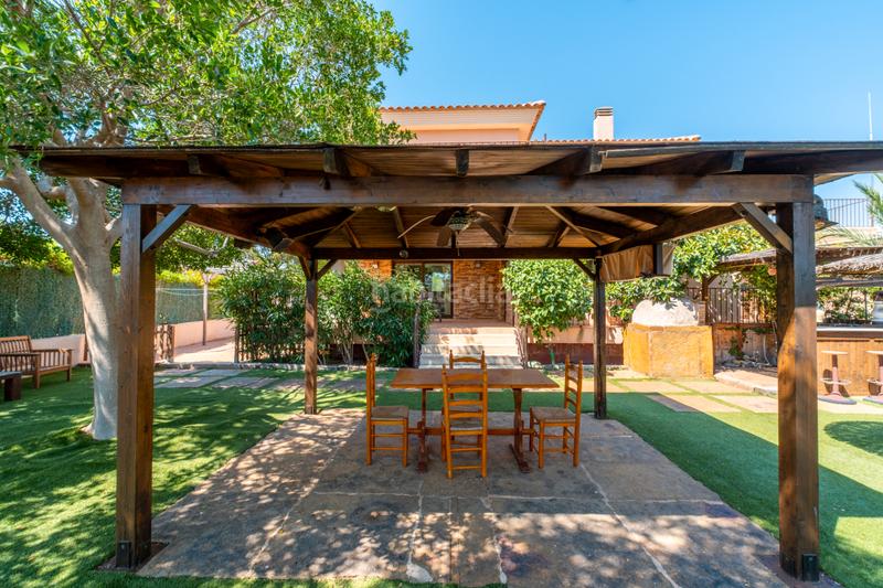 Foto 71aa11e3-7a5b-48ab-969a-182788d9e7cc. Xalet a avinguda de cova del llop marí 37 a Pueblo Español-Coveta Fumá Campello (el)