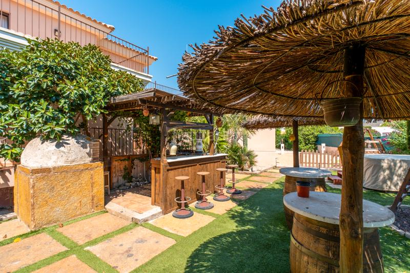 Foto 7fce5b16-a1e4-479e-bdc3-7f915defe5f0. Xalet a avinguda de cova del llop marí 37 a Pueblo Español-Coveta Fumá Campello (el)