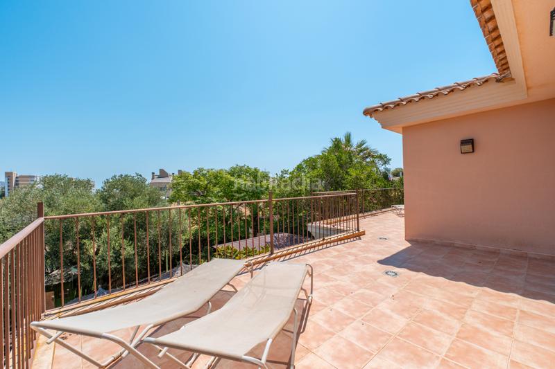 Foto b7ee6c86-98d9-4bba-aae3-f201c6600317. Xalet a avinguda de cova del llop marí 37 a Pueblo Español-Coveta Fumá Campello (el)