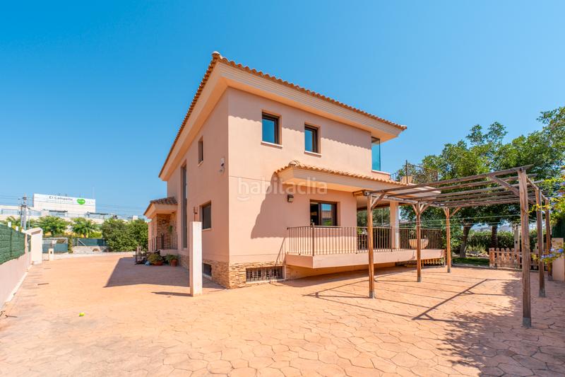 Foto bf663552-4fd4-4acc-8a52-29f7b1174f8b. Xalet a avinguda de cova del llop marí 37 a Pueblo Español-Coveta Fumá Campello (el)