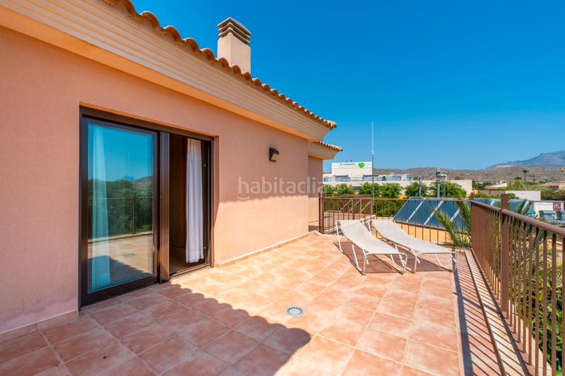 Foto c4b9abca-9255-4727-8665-199bba0e1c59. Xalet a avinguda de cova del llop marí 37 a Pueblo Español-Coveta Fumá Campello (el)