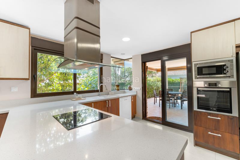 Foto dde7a12a-5469-4456-b630-1b16e6e7eb18. Xalet a avinguda de cova del llop marí 37 a Pueblo Español-Coveta Fumá Campello (el)