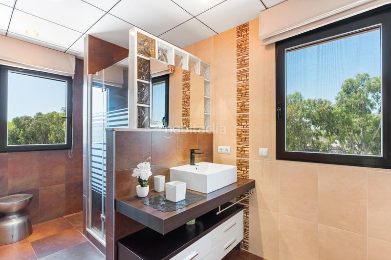 Foto e0af99b0-f7b3-4355-9b54-d6bfc2e6a8ed. Xalet a avinguda de cova del llop marí 37 a Pueblo Español-Coveta Fumá Campello (el)