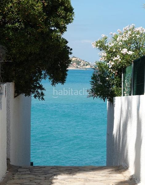 Foto e52917e9-59b1-4581-a628-f625ed4bef70. Xalet a avinguda de cova del llop marí 37 a Pueblo Español-Coveta Fumá Campello (el)