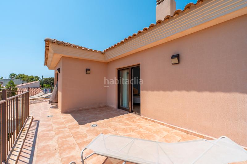 Foto fc24197c-2f19-412c-9153-bb539bdec1dc. Xalet a avinguda de cova del llop marí 37 a Pueblo Español-Coveta Fumá Campello (el)