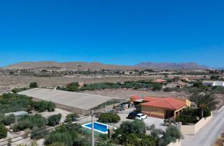 Mas à N/a. Chalet con parcela de 5400 metros
