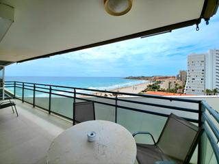 Pis en Avenida de catalua 1. Piso de esquina en la primera lnea de playa