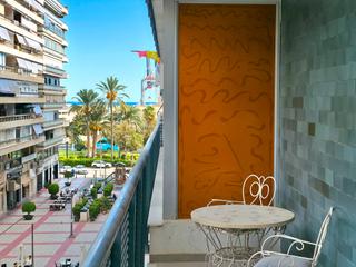 Piso  Calle orense 9. Amplio piso de esquina con terraza de 20m2