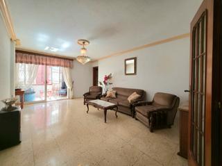 Pis en Calle de la primavera 22. Amplio piso en la primera planta con ascensor