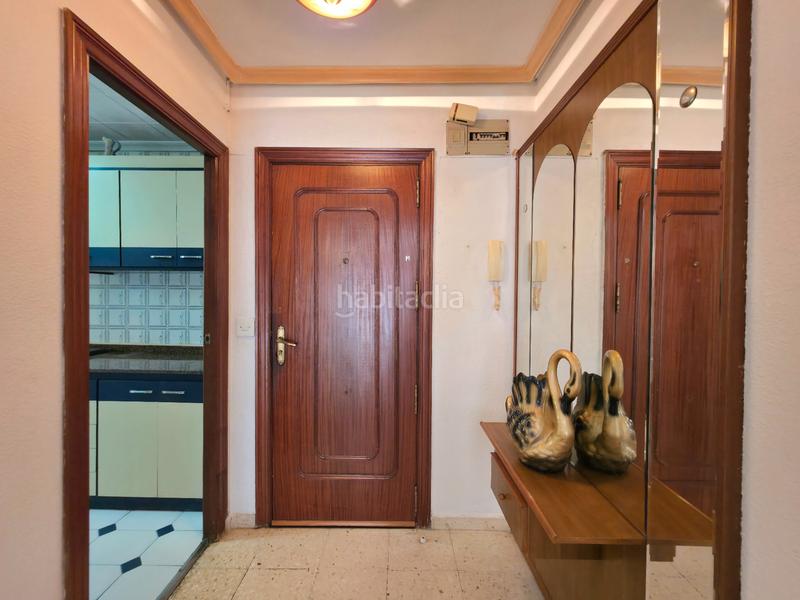 Foto 33632047-aba7-4e46-bba8-7181d55302c8. Appartamento in calle de la primavera 22 in Carolinas Altas Alicante