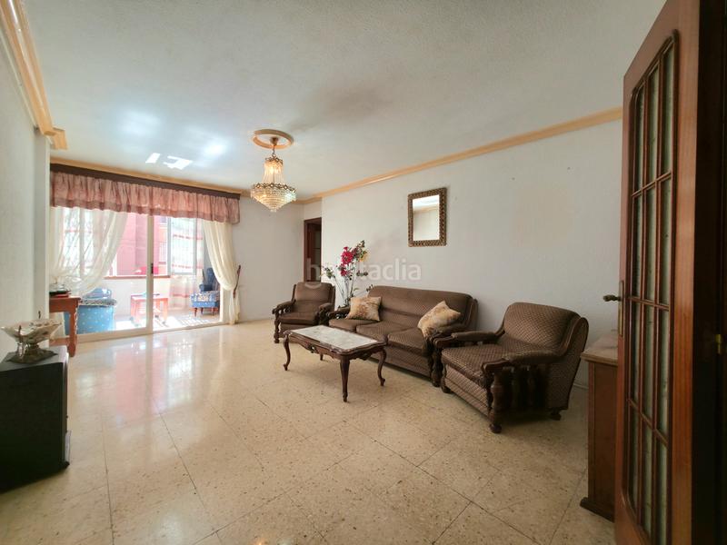 Foto ff0e3819-b909-4907-aa61-04227fbbcd0a. Appartamento in calle de la primavera 22 in Carolinas Altas Alicante