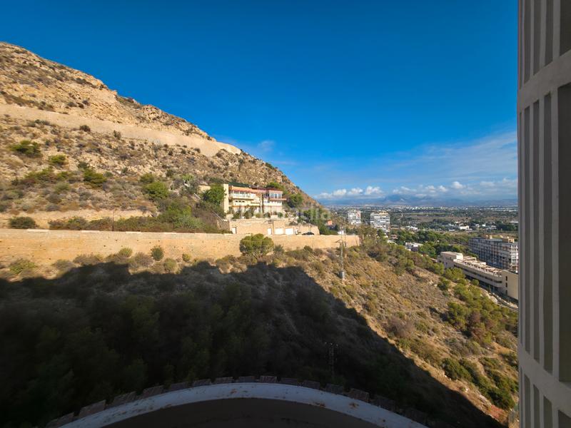 Foto 7b0e23ae-34d9-419e-beb2-cc52ffbc1ef8. Pis a avenida de villajoyosa 103 a Albufereta Alicante