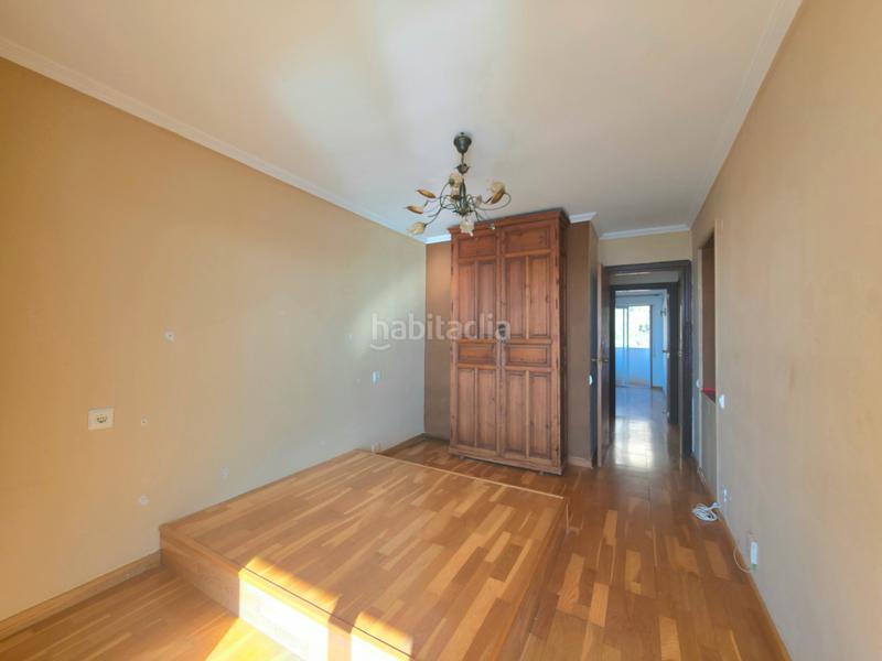 Foto b8fc95fc-ecdc-48d5-baae-410c32fc84d8. Pis a avenida de villajoyosa 103 a Albufereta Alicante