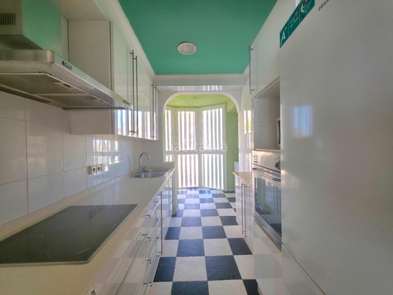 Foto f3ecf19e-f1f9-4583-a745-e6a7679085c1. Pis a avenida de villajoyosa 103 a Albufereta Alicante