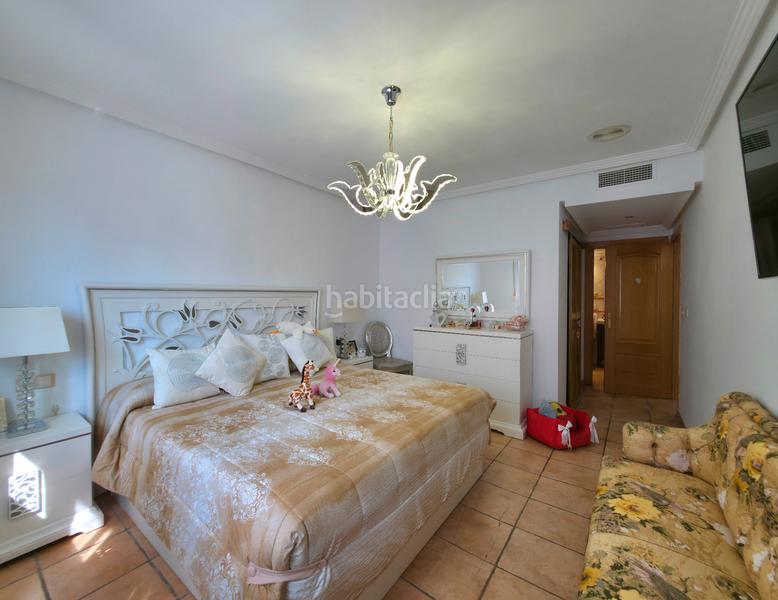 Foto 1b0187fc-9478-42d9-a9e9-7d706eeecdb3. Casa a schiera in avenida pintor pérez gil 33 in Alicante golf Alicante