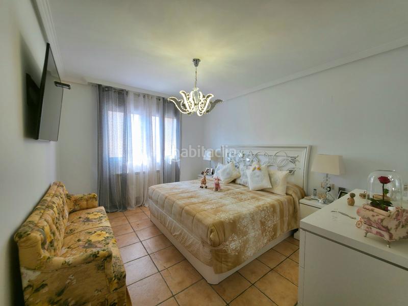 Foto 3ab9f323-9811-4c74-b34a-96cb41cd767e. Casa a schiera in avenida pintor pérez gil 33 in Alicante golf Alicante