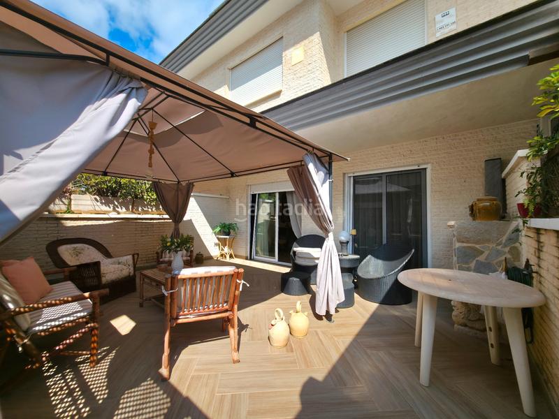 Foto 3d76cee3-7f6e-4b7e-bbb6-c24f592be2fd. Casa a schiera in avenida pintor pérez gil 33 in Alicante golf Alicante