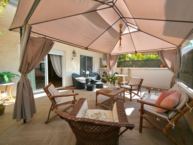 Foto 725515b2-eb85-4c41-bd18-af6f685cd458. Casa a schiera in avenida pintor pérez gil 33 in Alicante golf Alicante