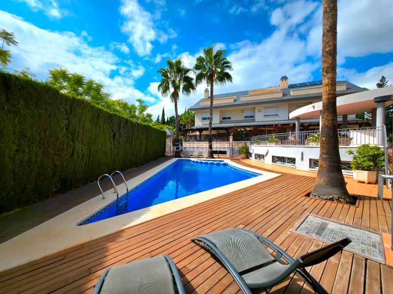 Foto a4ade72a-93c0-479e-b5cb-a82b658c7d6a. Casa a schiera in avenida pintor pérez gil 33 in Alicante golf Alicante