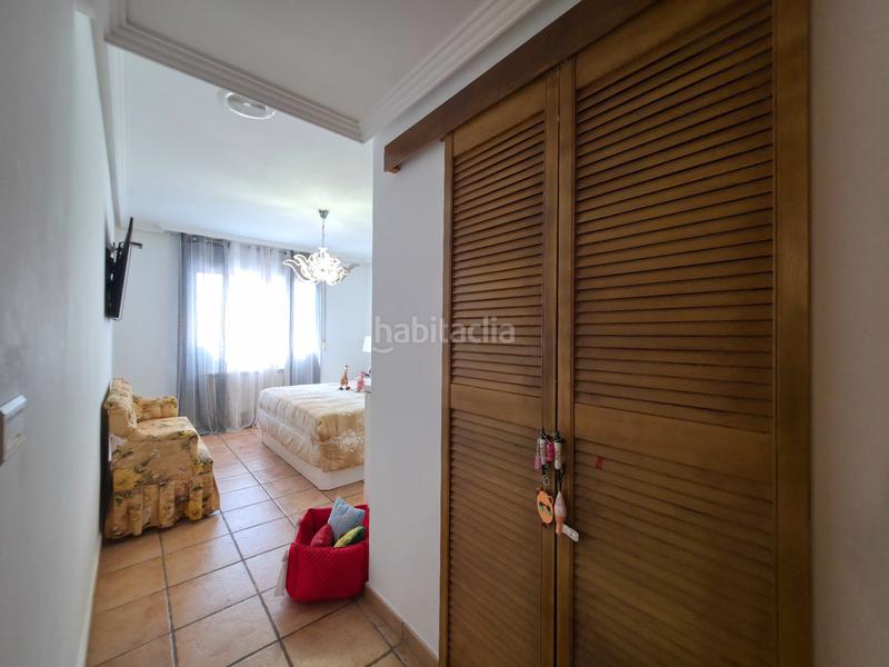 Foto f3f420ed-3b9f-4b86-975b-75043e2e3510. Casa a schiera in avenida pintor pérez gil 33 in Alicante golf Alicante