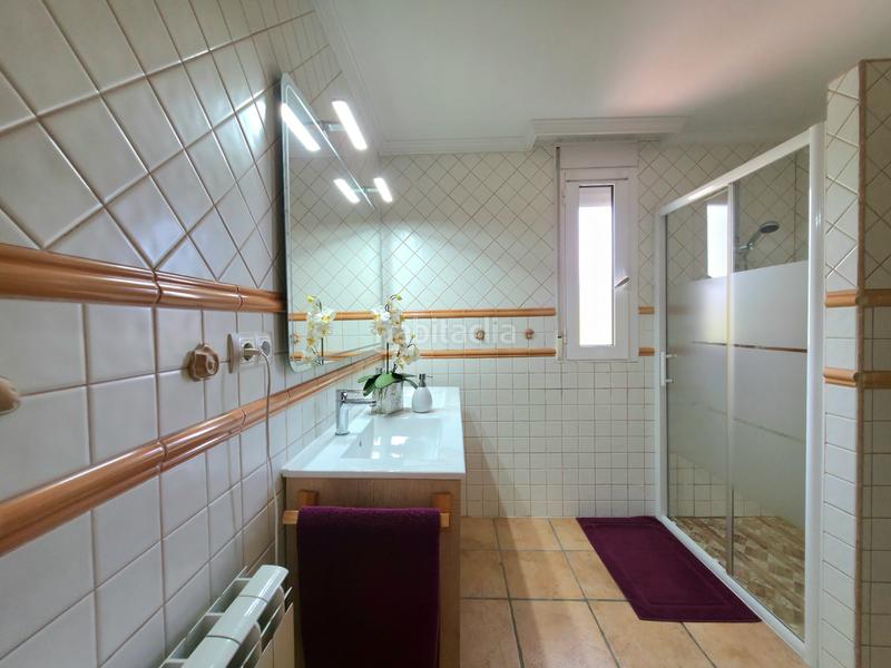 Foto f8ea8fc9-7464-40d1-a4f4-db7e6e3b3fbd. Casa a schiera in avenida pintor pérez gil 33 in Alicante golf Alicante