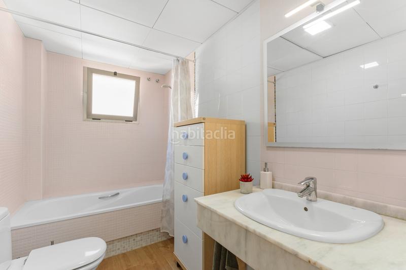 Foto 9d6d50ae-be53-48e1-b16f-057961cd8c37. Casa a schiera in avenida arquitecto félix candela 30 in Alicante