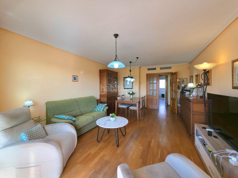 Foto 5a37403b-4ef9-470e-843f-1a21fd9c822d. Pis a carrer nadadora carmen soto 10 a Babel Alicante