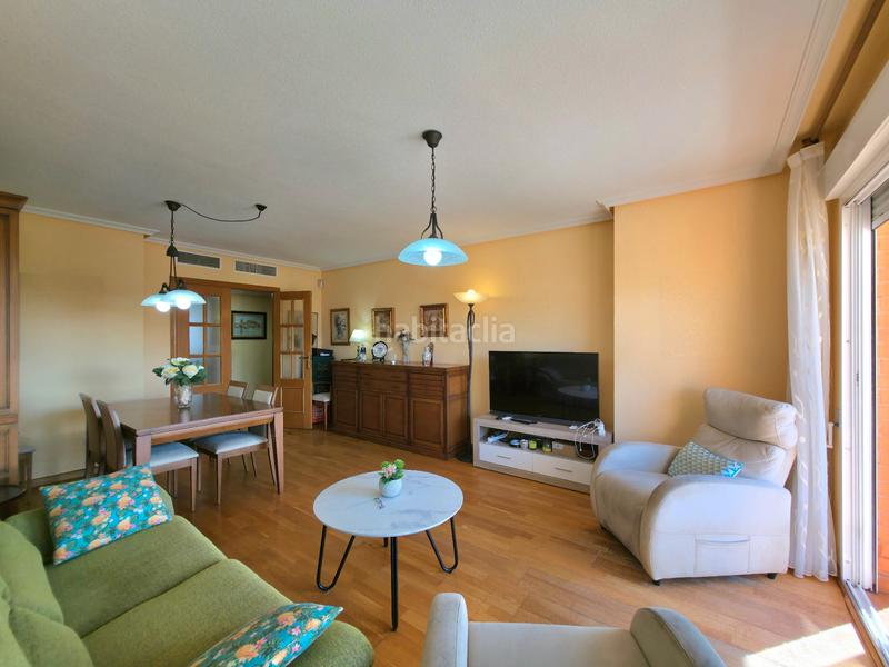 Foto 8bce8cbd-84ed-4e45-a10c-52d8ac93fc1e. Pis a carrer nadadora carmen soto 10 a Babel Alicante