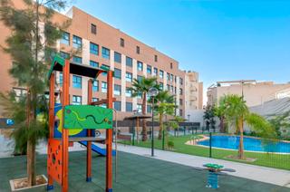 Pis  Carrer mosén pedro mena. Amplio piso de reciente construcción con urbanización