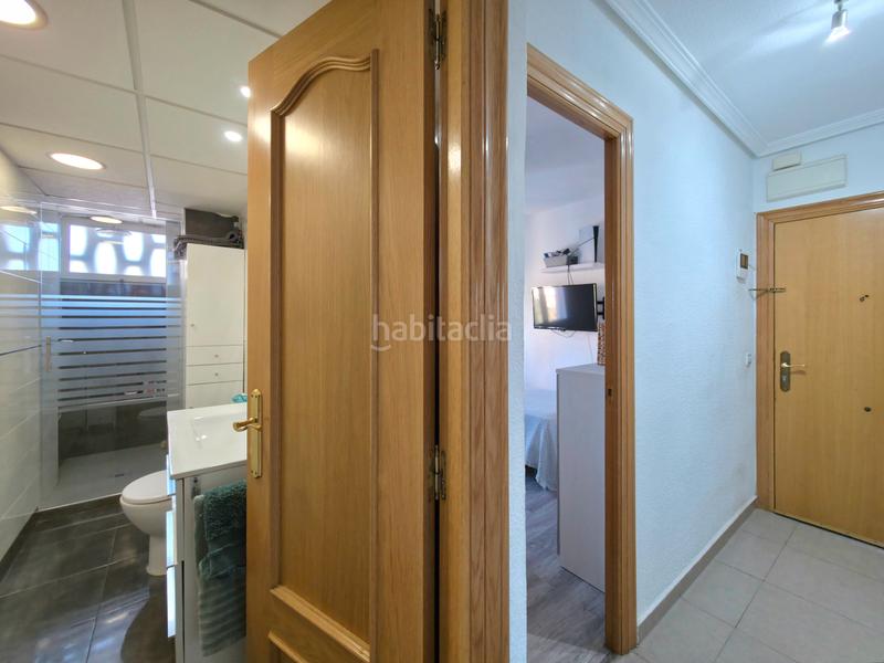 Foto 1a6bc70f-b5e2-4caa-a9dc-793f460bc5aa. Piso amplio piso de esquina con vistas despejadas en Alicante