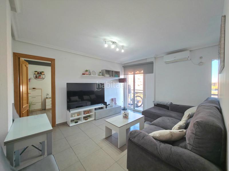 Foto 83d4df64-4fcb-4d8a-803e-36df54b3e7bd. Piso amplio piso de esquina con vistas despejadas en Alicante