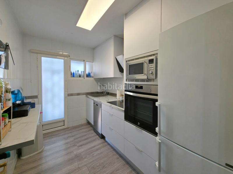 Foto 86399014-223a-4f5f-a74b-e152127b084b. Piso amplio piso de esquina con vistas despejadas en Alicante