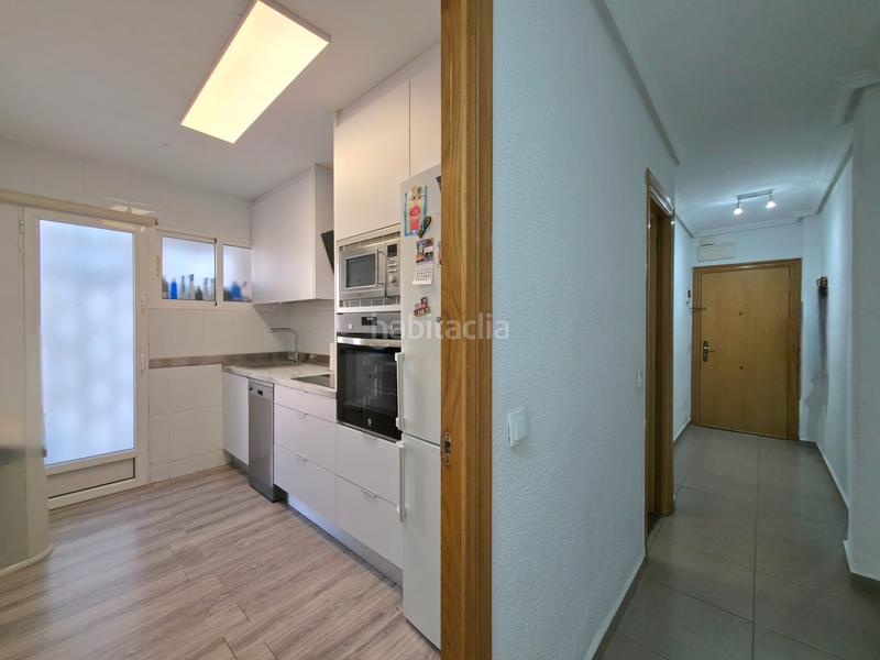 Foto 8e39d407-f583-4fa4-824c-0ca354b08e67. Piso amplio piso de esquina con vistas despejadas en Alicante