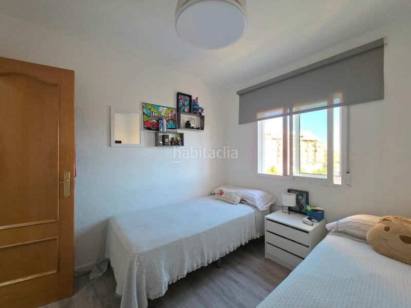 Foto be2462d3-79b3-4c31-aa47-c8e6b427567c. Piso amplio piso de esquina con vistas despejadas en Alicante