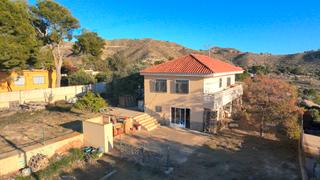 Chalet à Carrer de la constitucio 6