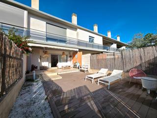 Casa adossada  Carrer pintor fernando soria 9. Bungalow con jardín  de 50m2