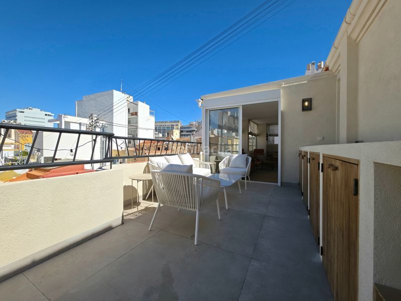 Foto 7a5f6bf2-1bc3-4a97-8e0f-7c336e0f4748. Àtic amb calefacció a Barrio del Centro Alicante