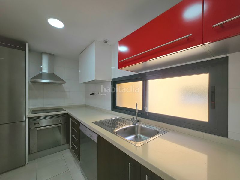 Foto 7a08787b-eadb-4017-91ab-92b653bf05be. Penthouse in carrer de les normes de castello 6 in Campello (el)