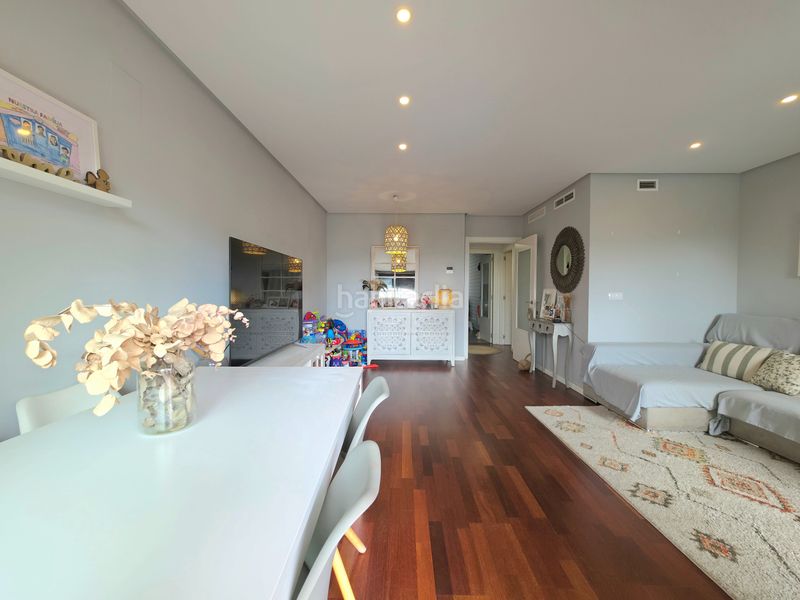 Foto 54dc90ac-badf-44af-a3a6-7cfdbd47d2e2. Pis amb calefacció aparcament piscina a PAU 5 Alicante